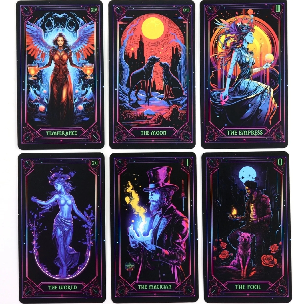 Неонове Таро 78 карт 10,5х6 см. Inspiret Neon Tarot. Карти Таро.