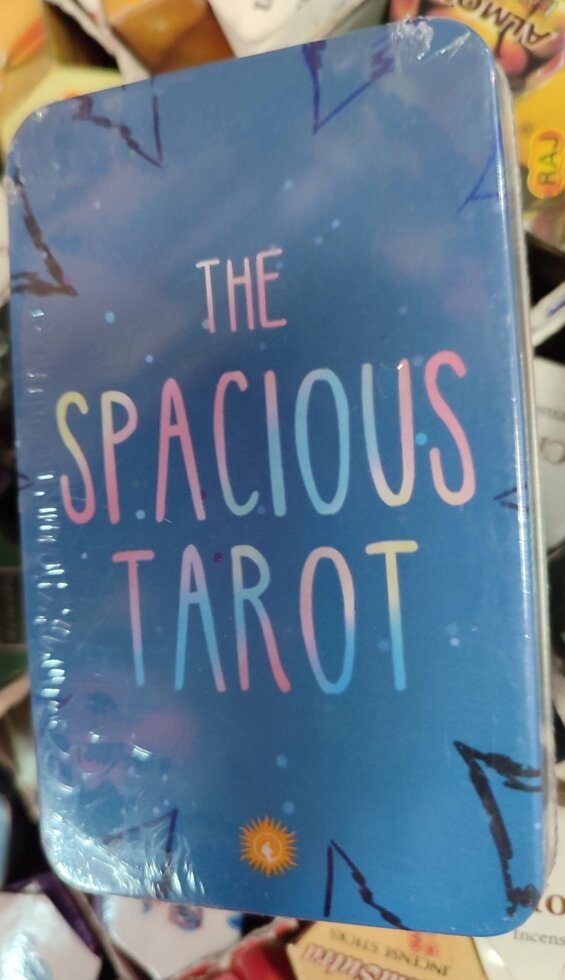 Просторе/Просторове Таро. The Spacious Tarot 78 штук у жерстяній коробці з позолоченим тисненням. Карти Таро.