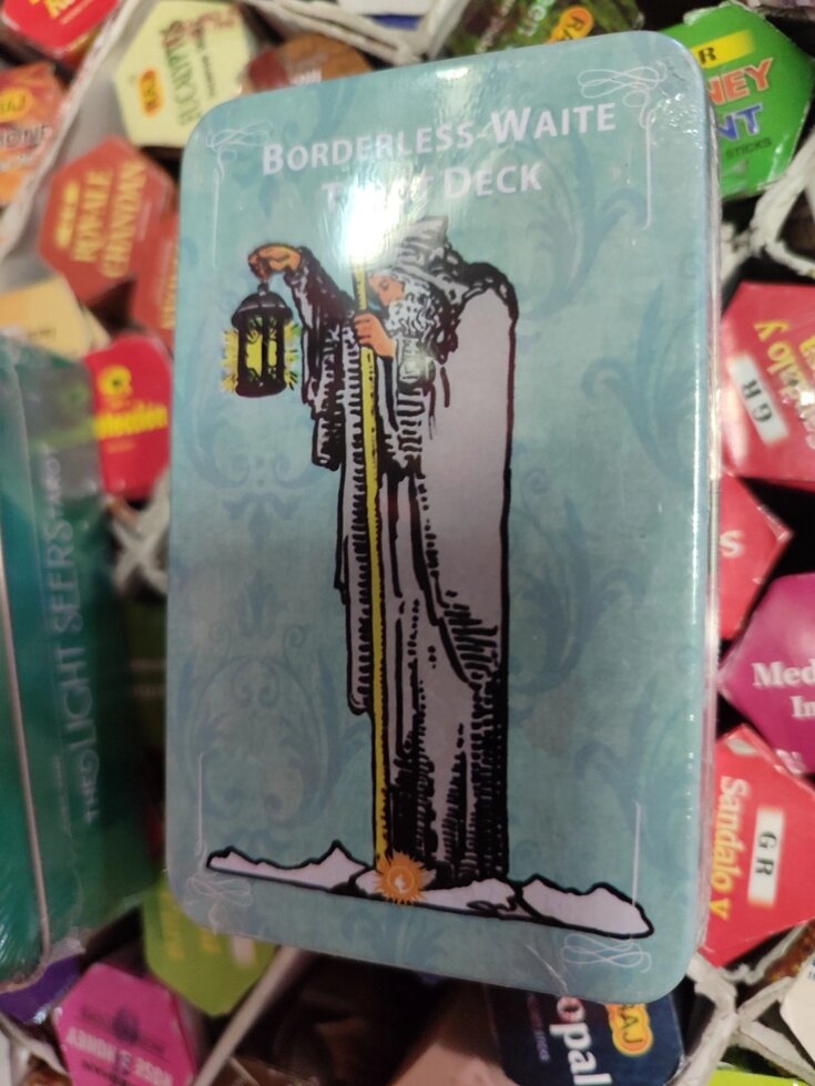 Колода Таро Вейта без кордонів. Borderless Waite Tarot Deck. 78 штук у жерстяній коробці зі позолоченим тисненням. Карти Таро.